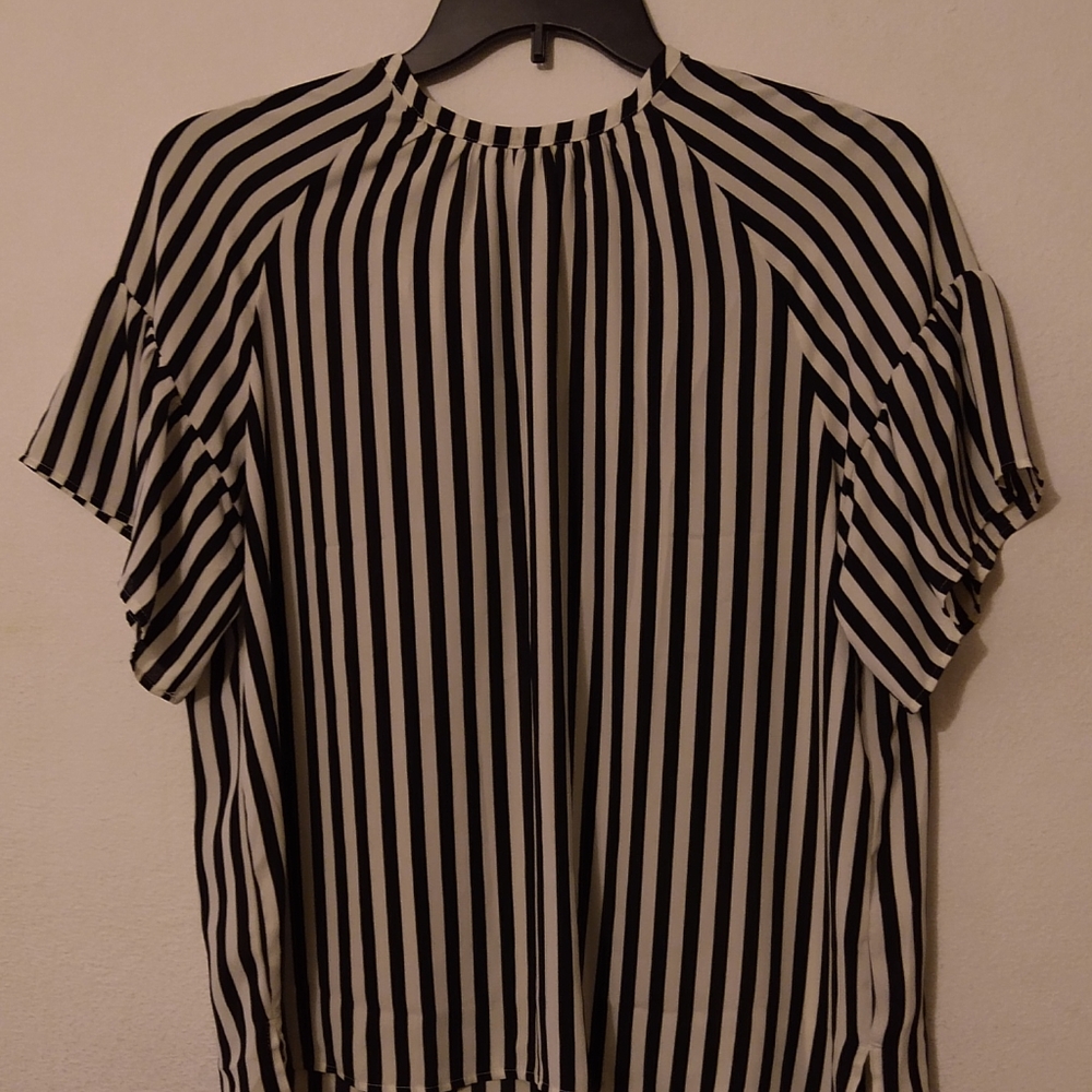LOFT  black and white blouse - Picture 2 of 7
